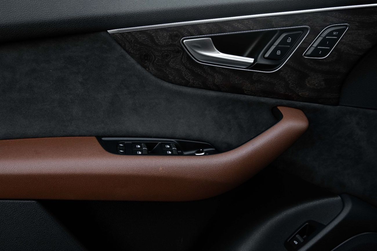 أودي Q7 S-Line | 3,035 P.M  | 0% Downpayment | Pristine Condition!