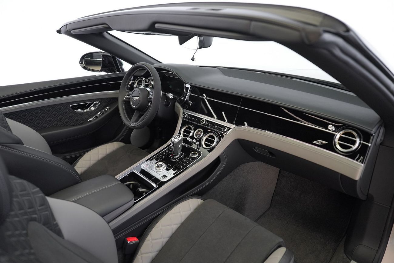 بنتلي كونتيننتال جي تي سي Bentley GTC V8S