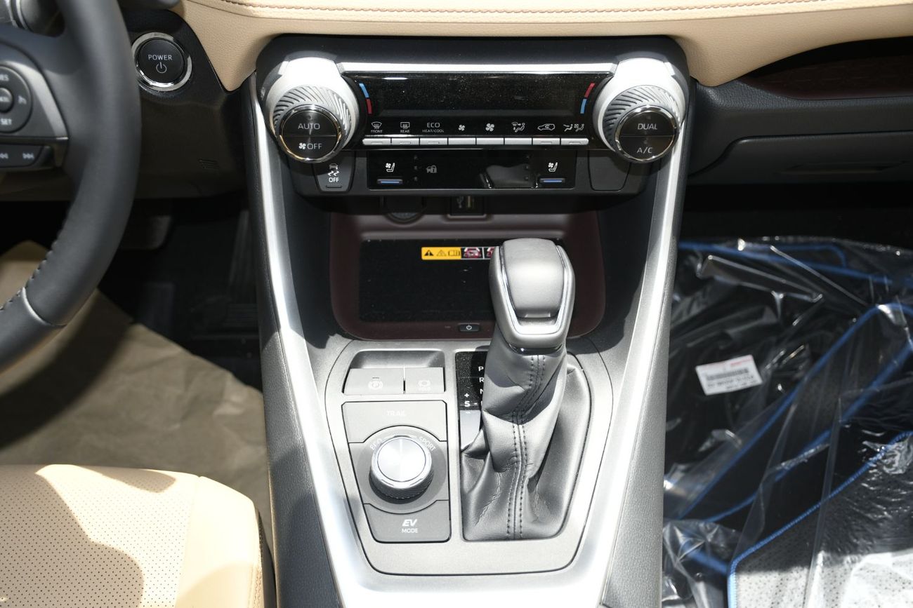 تويوتا راف ٤ Limited 2.5L HEV AWD With BSM Automatic (Ready Stock)