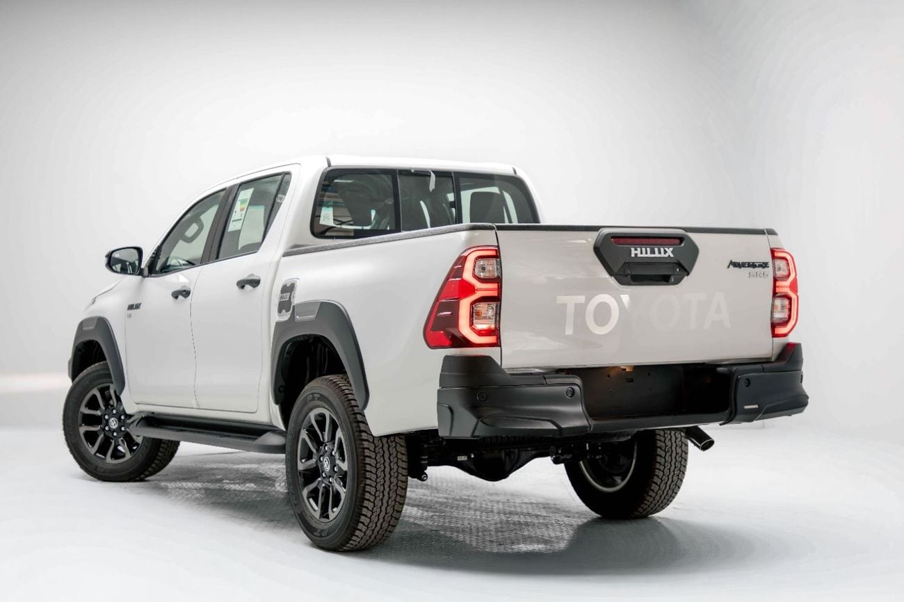 تويوتا هيلوكس Adventure 4.0L - Platinum White Inside MLM Black | Export Only