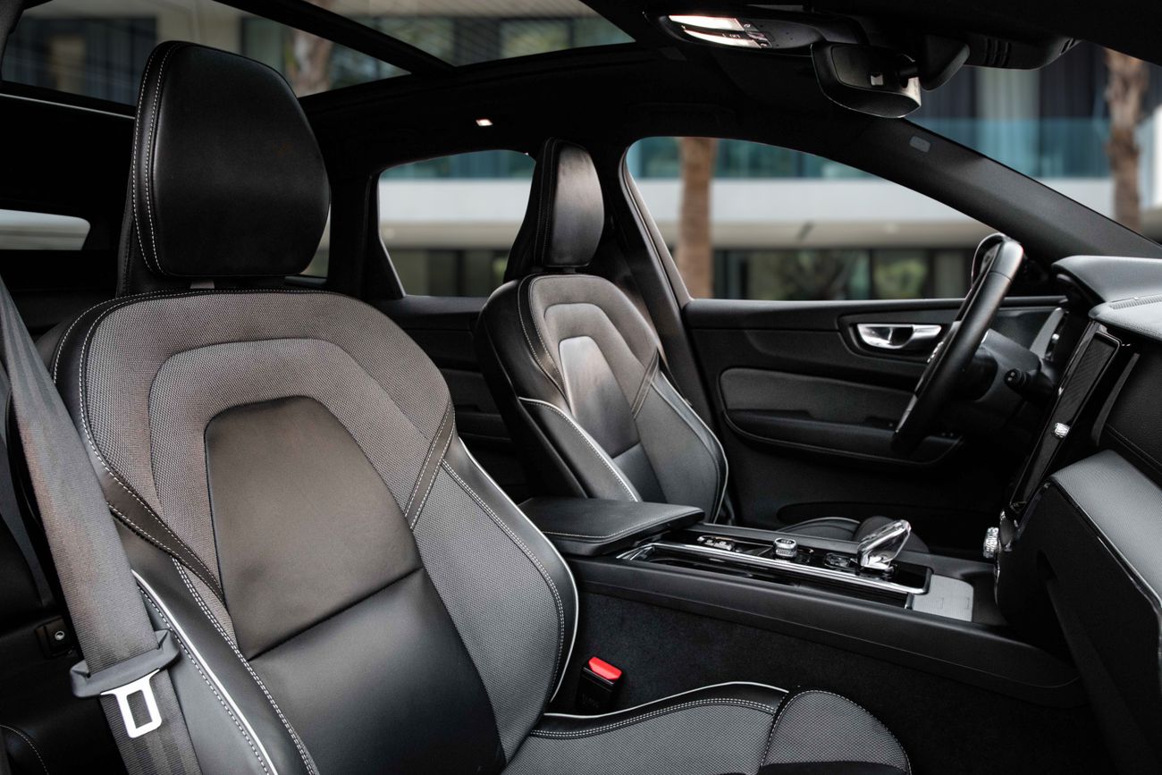 فولفو XC 60 XC60 B5 Ultimate Dark | 2,644 P.M | 0% Downpayment | Al Futtaim Warranty!