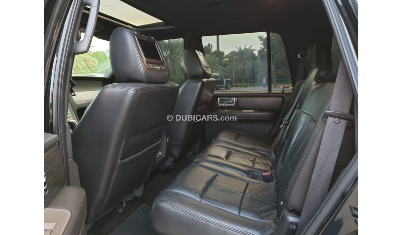 لينكولن نافيجاتور Lincoln Navigator 2010 GCC Perfect Condition - Accident Free