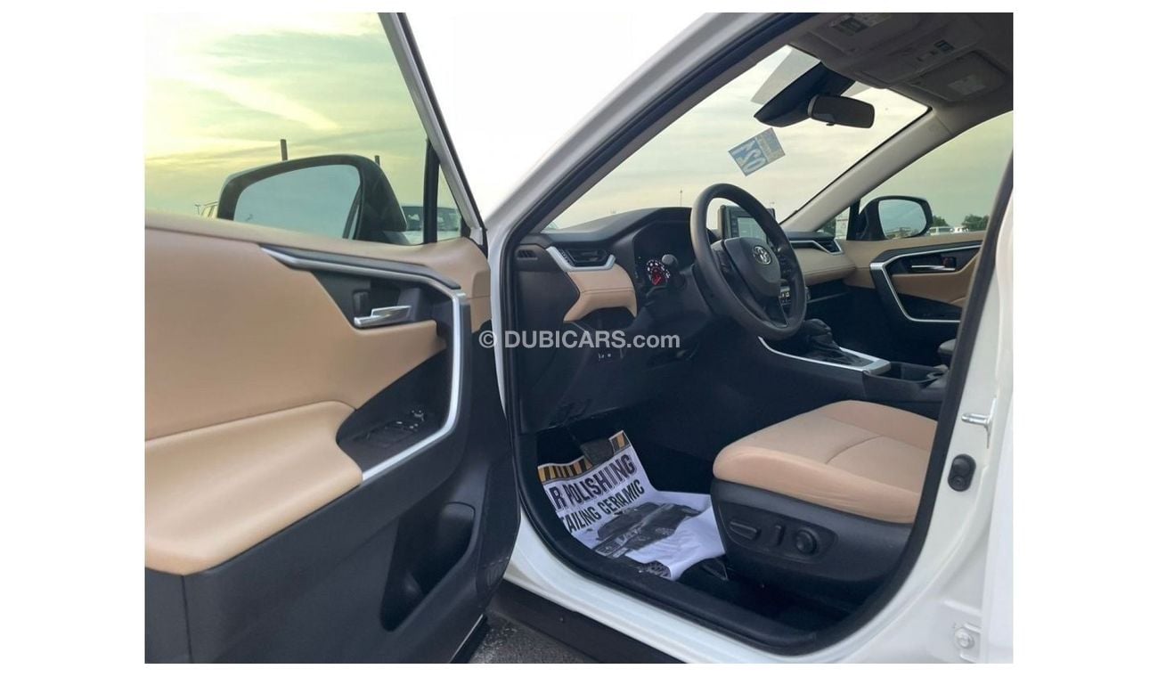 Toyota RAV4 2020 Toyota RAV4 XLE 2.5L V4 -