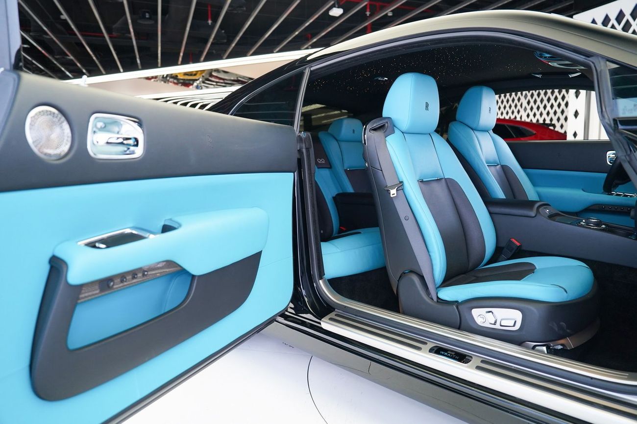 Rolls-Royce Wraith BLACK BADGE