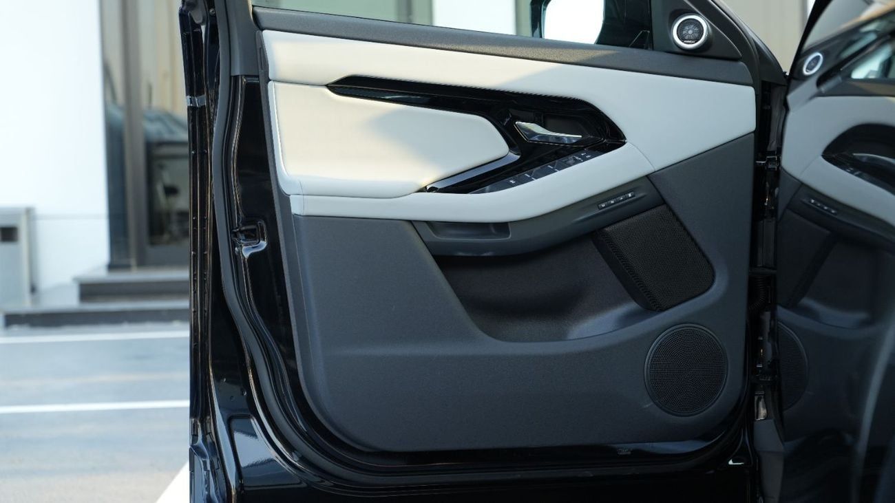 Land Rover Range Rover Evoque Dynamic SE P250 2.0L Black 2024 MY Export Only