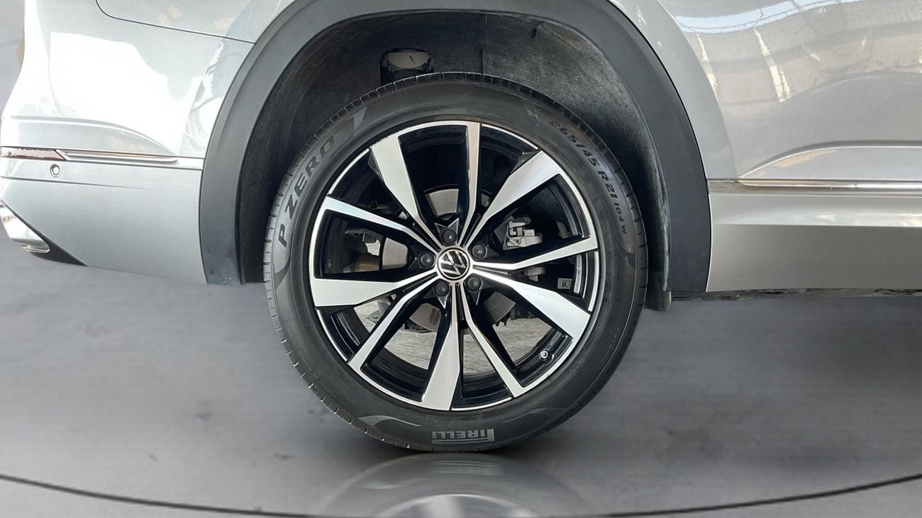 Volkswagen Teramont 2.0 R-LINE 4WD | Guaranteed Warranty | 0 Down Payment