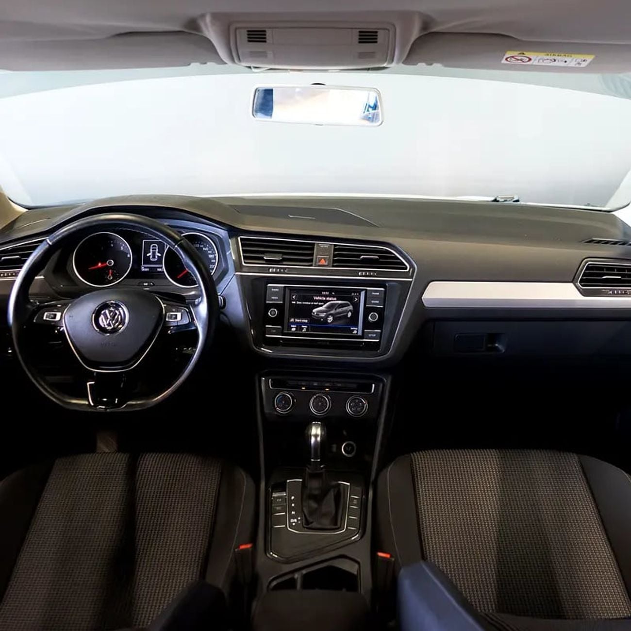 فولكس واجن تيجوان SE 2.0L 1,118 pm • 0% Downpayment • SE • 1 Year Warranty