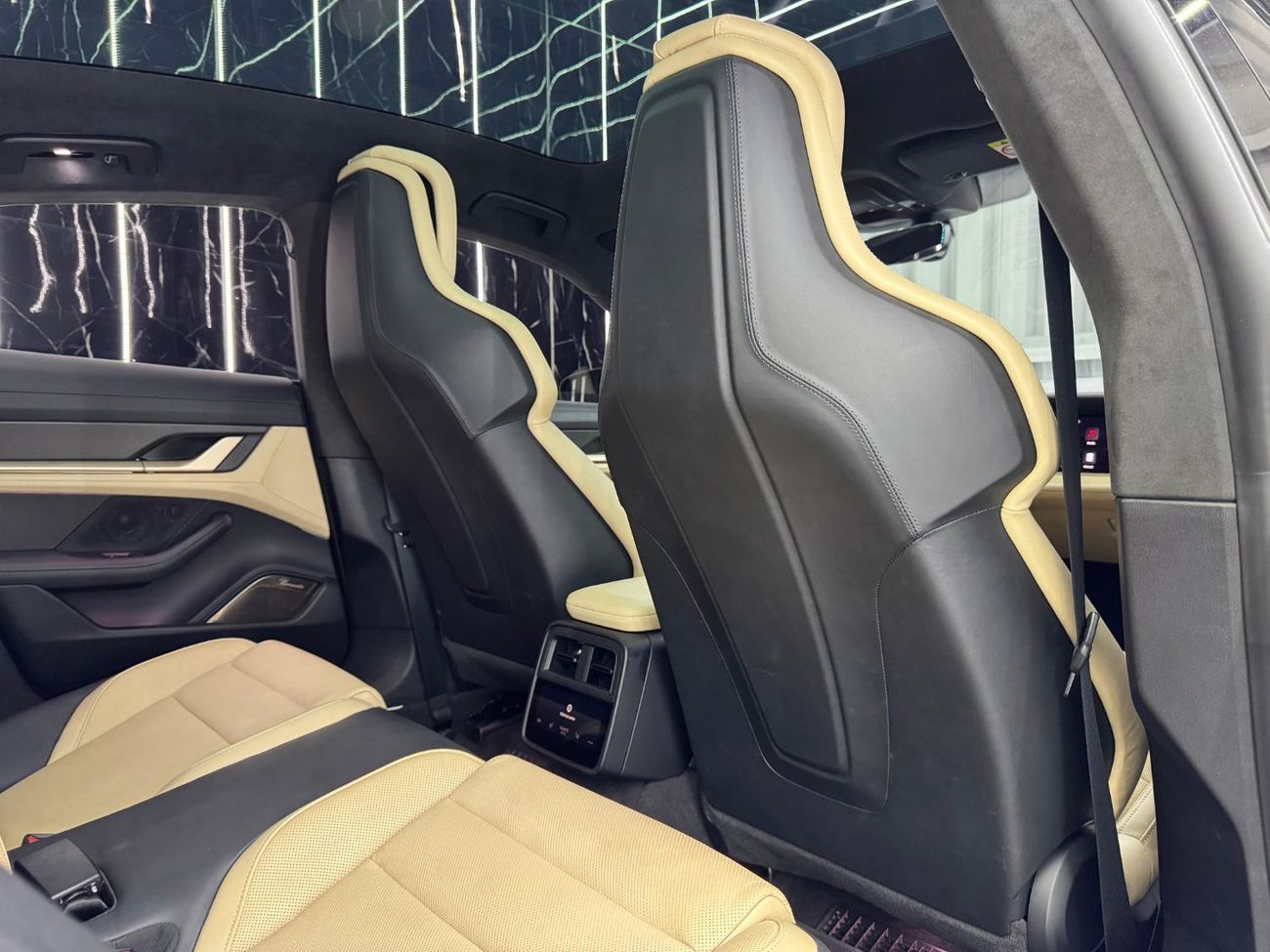 Porsche Taycan Turbo S (761 HP) 2021 Porsche Taycan Turbo S, 2028 Porsche Warranty, Sport Chrono Package, Low Kms,