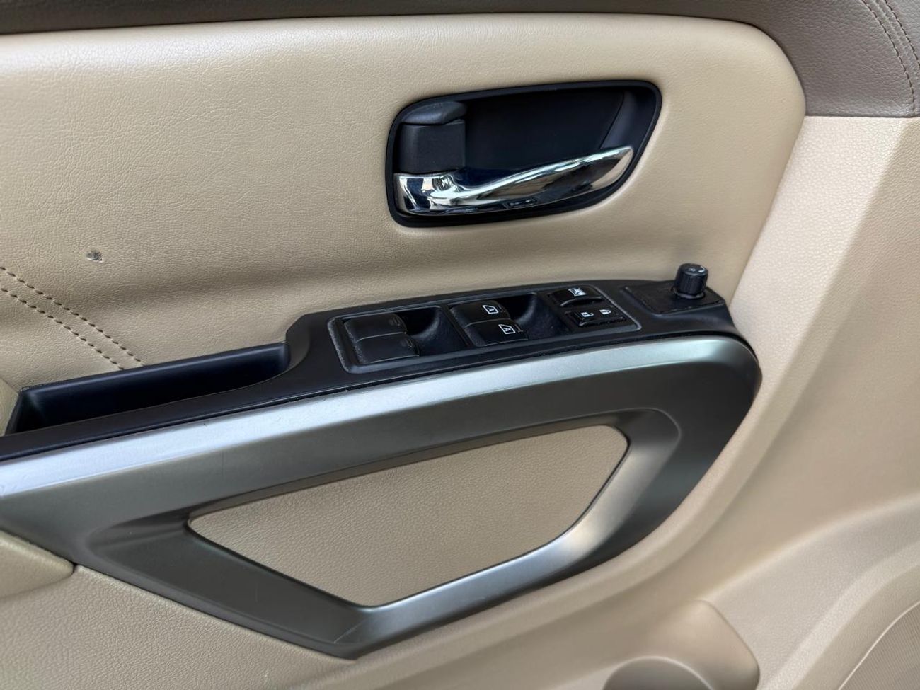 Nissan Armada SE 5.6L (317 HP)