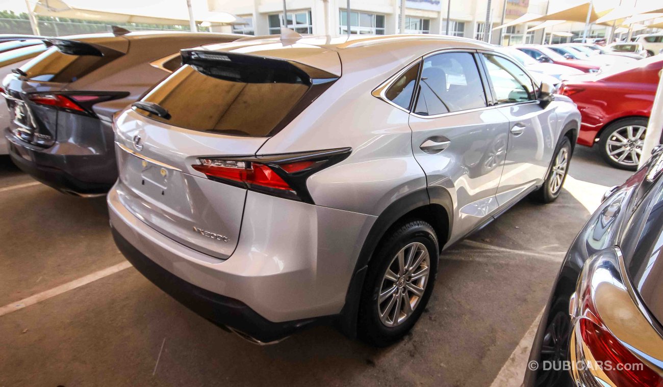 Lexus NX200t T