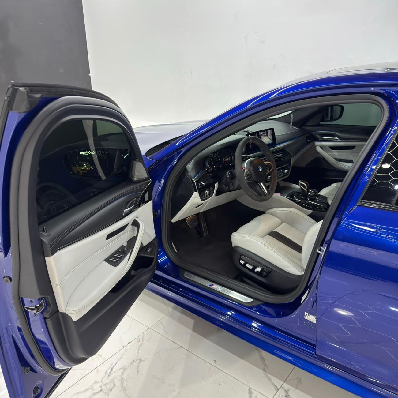 بي أم دبليو M5 AED 3,721 / Monthly l 0% Downpayment l M5 V8 l Excellent Condition