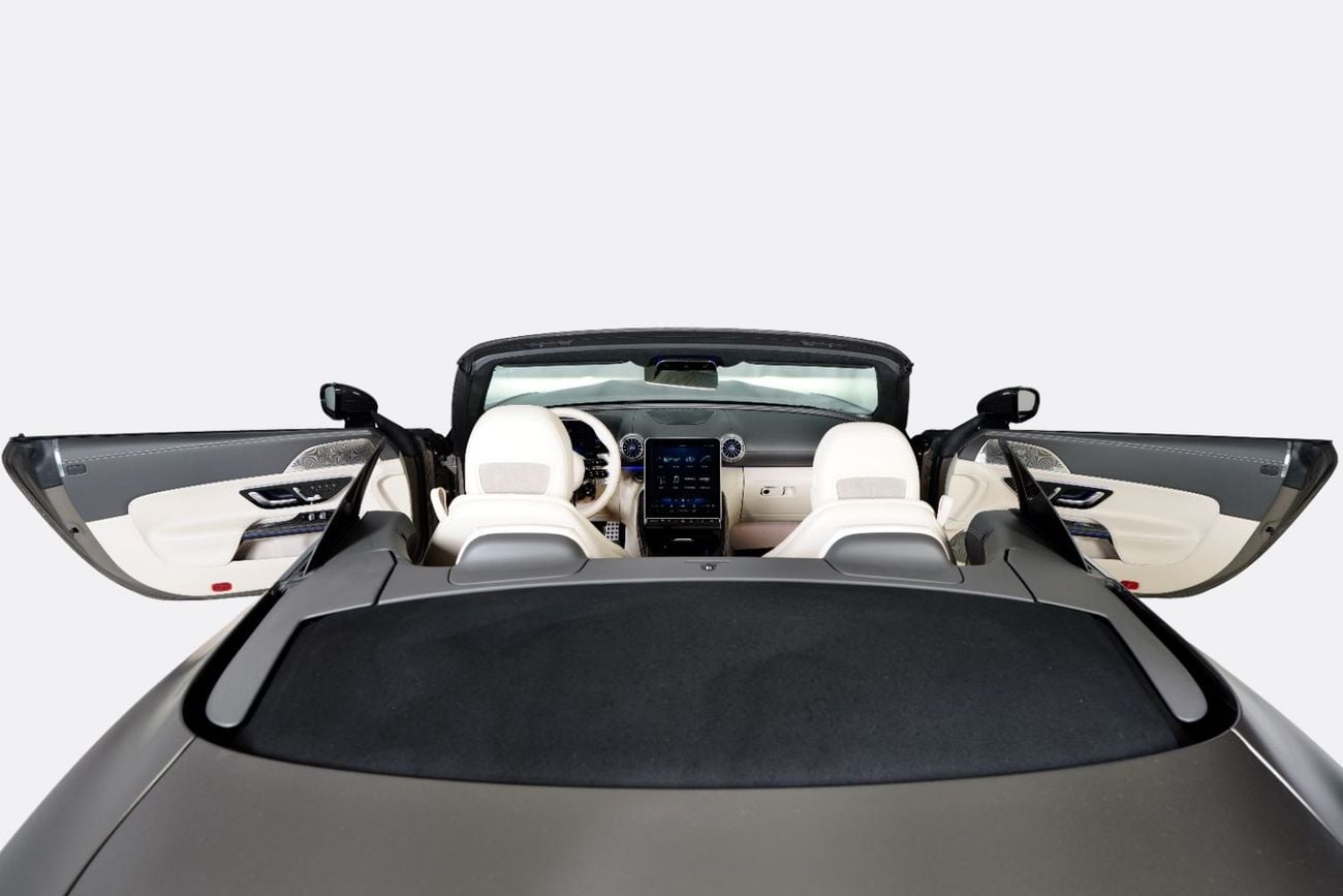 مرسيدس بنز SL 63 AMG 4 MATIC Plus-Low Mileage-Exclusive Color-AMG Driver Performance Pack