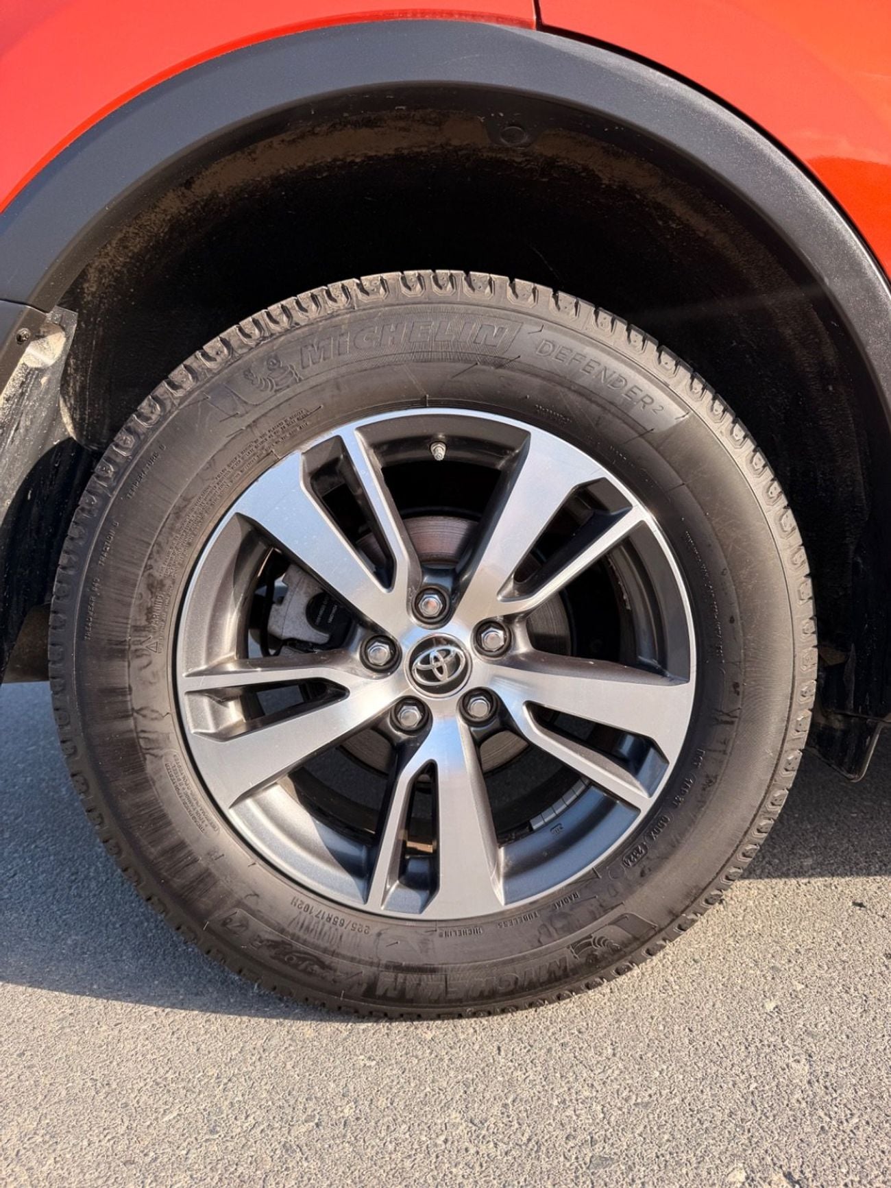 تويوتا راف ٤ XLE 2.5L sunroof, leather seats full option