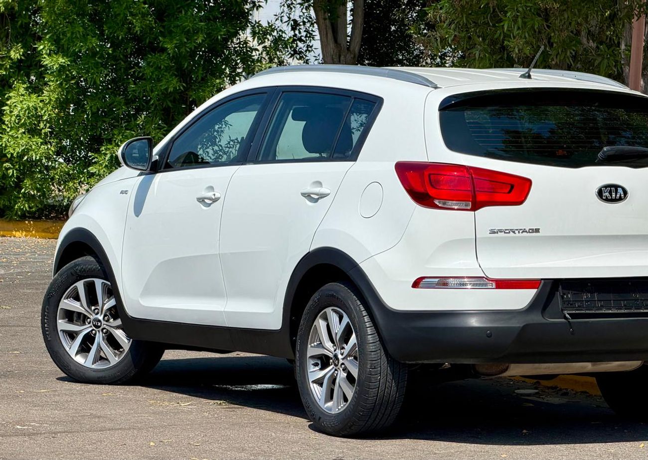 Kia Sportage LX STANDARD GCC I Cruise, Camera GPS I Accident Free I Original Paint