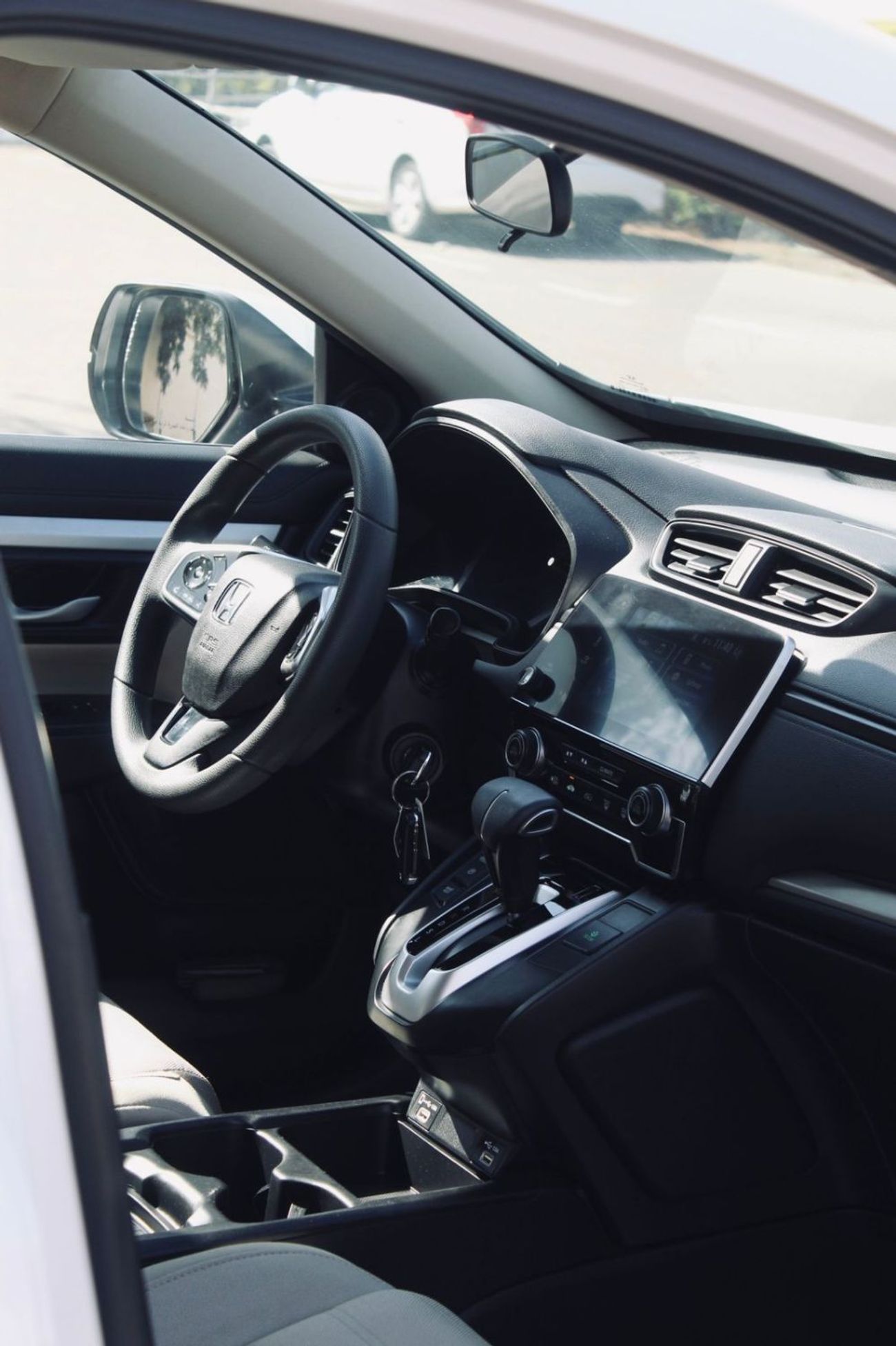 Honda CRV The 2021 Honda CR-V is a highly versatile, compact 5-seater SUV (with 7-seat options in some markets