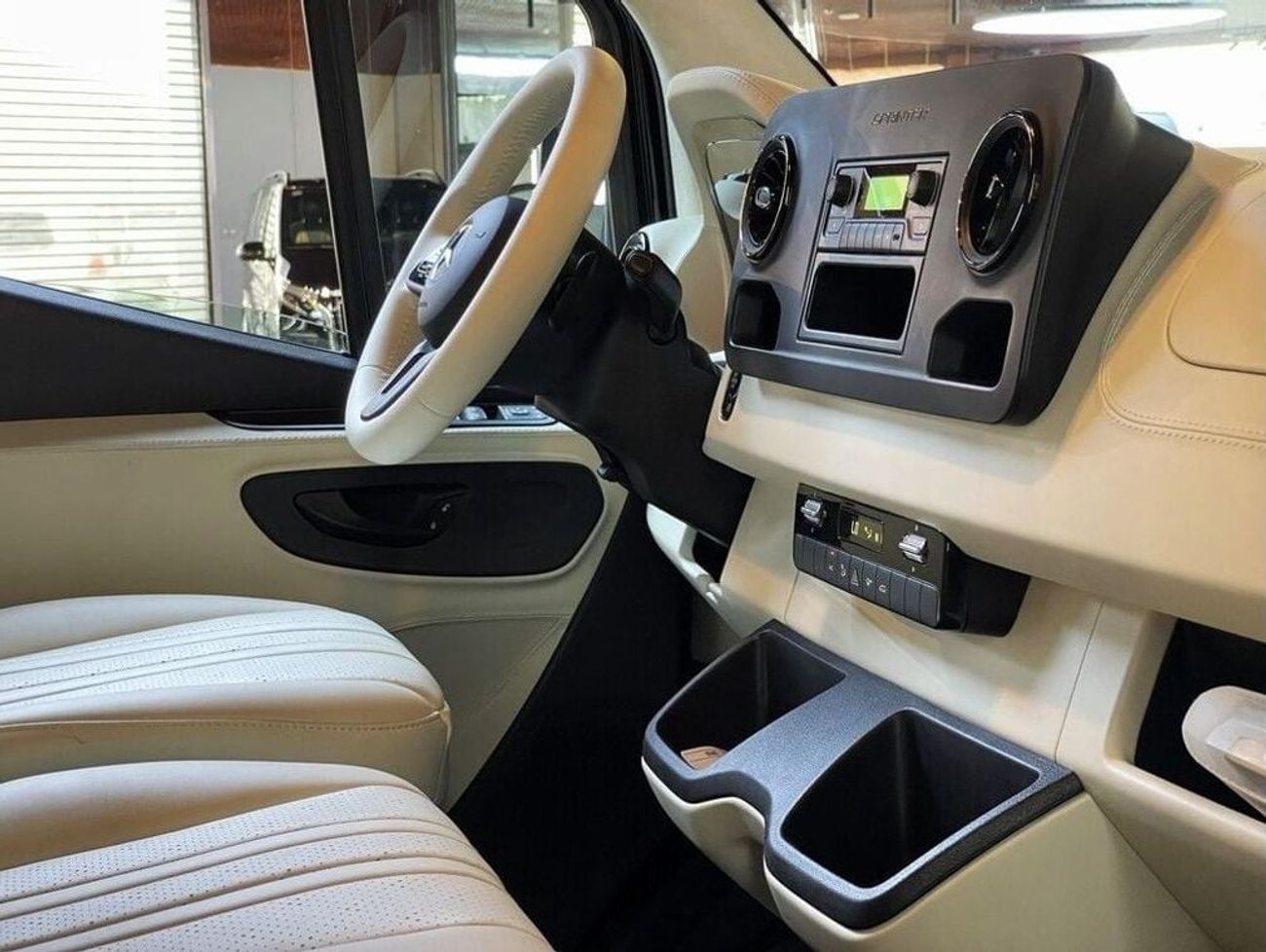 مرسيدس بنز سبرينتر Built by Barugzai | 8-Seater VIP Interior | 2 Years Agency Warranty Service Contract