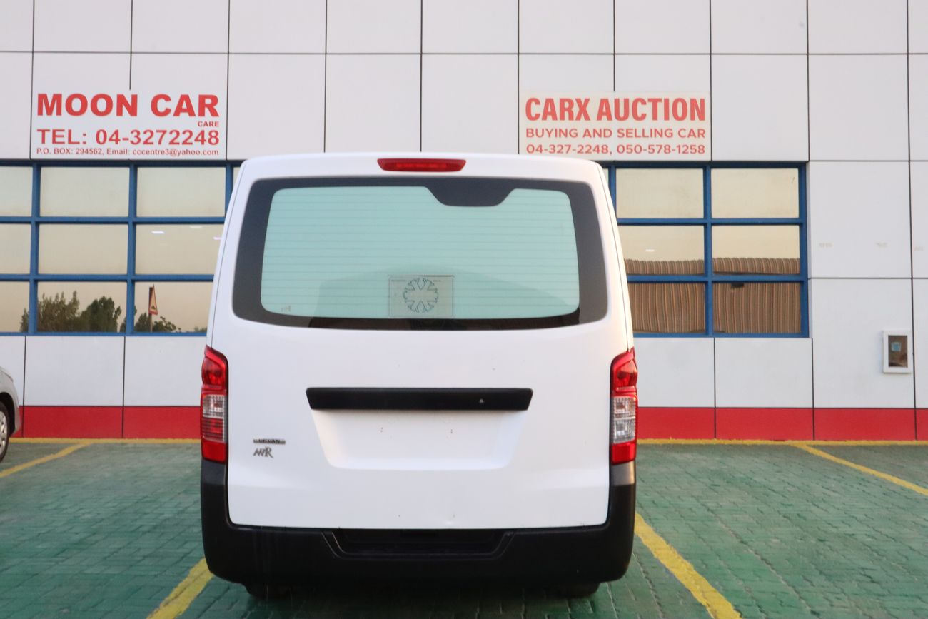 Nissan Urvan 2.4 L URVAN CHILLER FULL VAN GCC