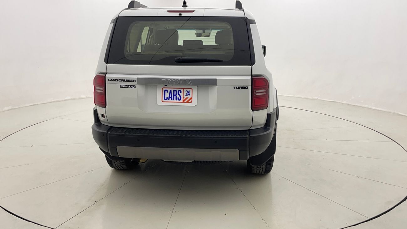 تويوتا لاند كروزر GXR 2.4 | بدون دفعة مقدمة | اختبار القيادة في المنزل