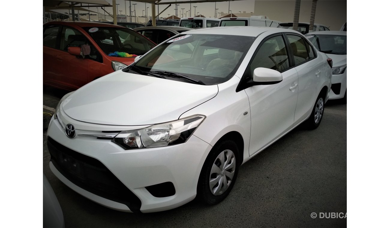 Toyota Yaris 2015 WHITE GCC NO ACCIDENT NO PAINT PERFECT