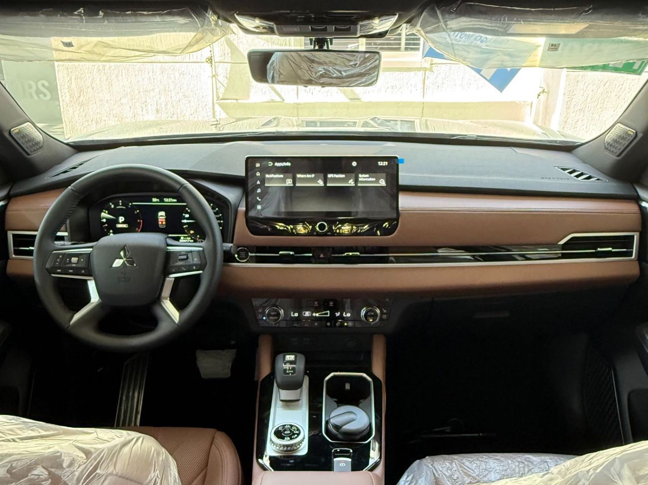 ميتسوبيشي آوتلاندر OUTLANDER 2.5 P-LINE 4WD **EXPORT ONLY**التصدير فقط خارج الخليج**