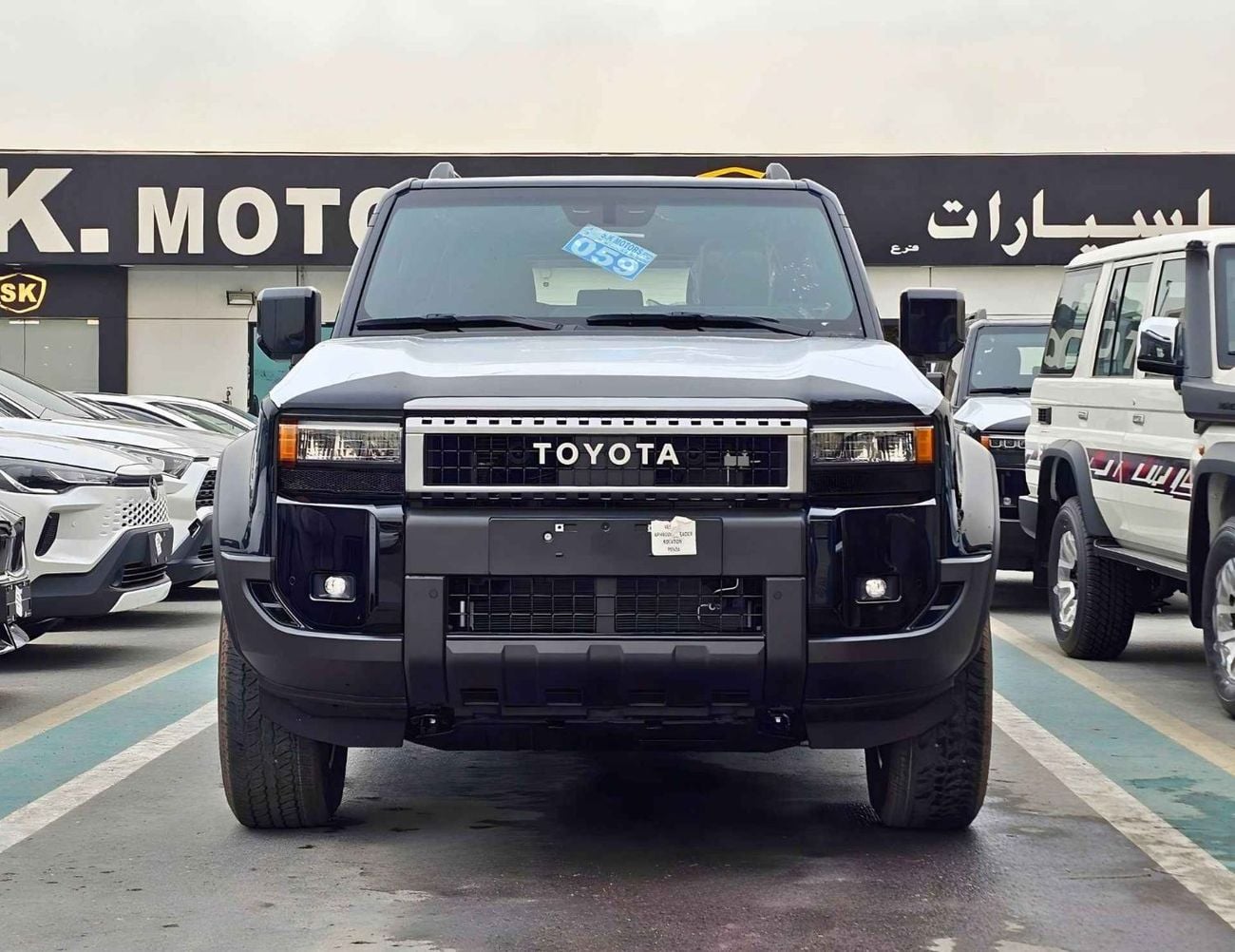 Toyota Prado TURBO ALL ROUNDER / 2.8L DIESEL V4 / SQUARE LIGHTS / DIFFLOCK / SUNROOF / COOL BOX (CODE # P28AR2)