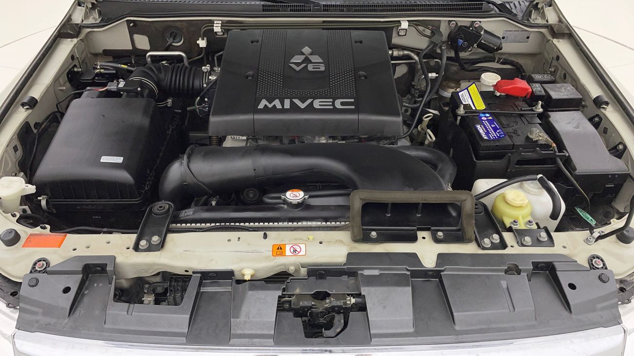 Mitsubishi Pajero GLS HIGHLINE 3.8 | Zero Down Payment | Home Test Drive