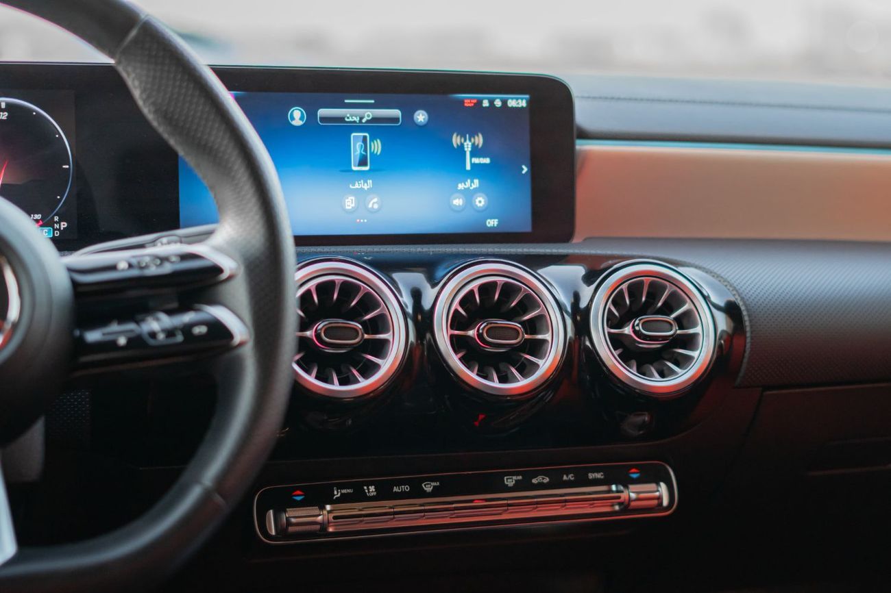 مرسيدس بنز A 200 Premium + 2.0L