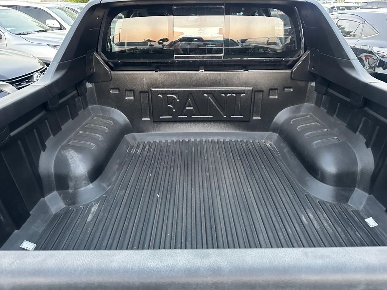 تويوتا هيلوكس GLX 2.7L Double Cab Utility A/T