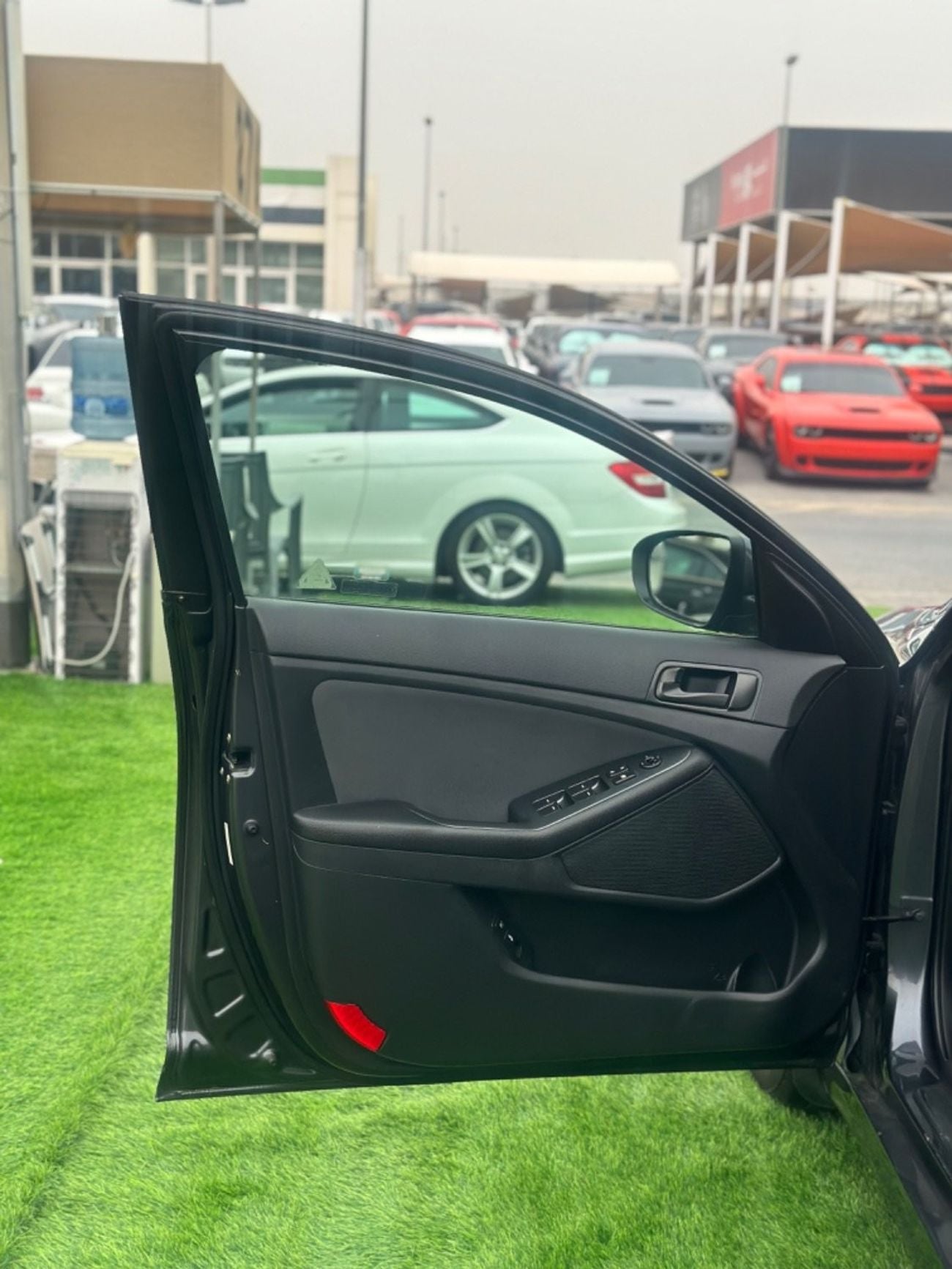 كيا أوبتيما EX موديل 2015 حاله ممتازه من الداخل والخارج