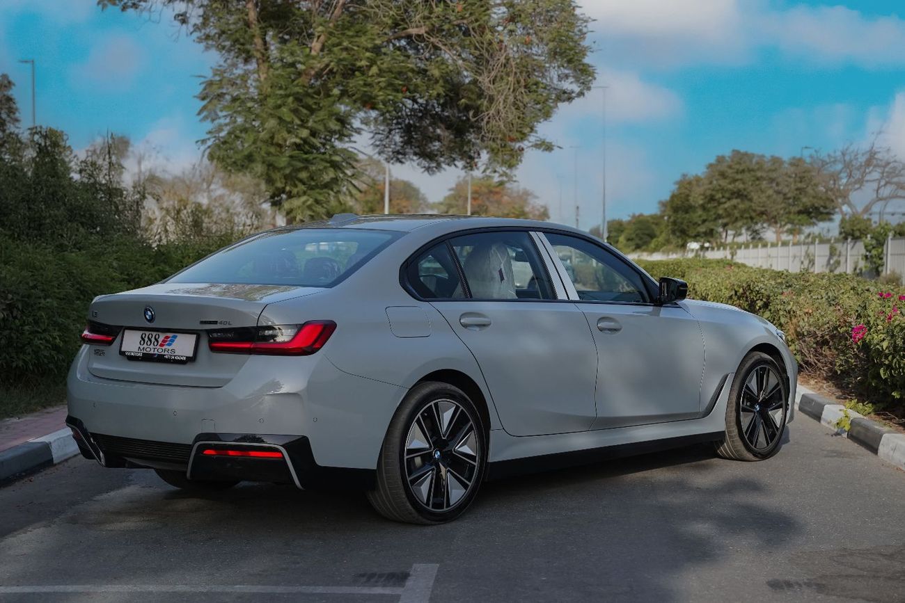 بي أم دبليو i3 2025 BMW I3 eDrive40L Night Sports Version