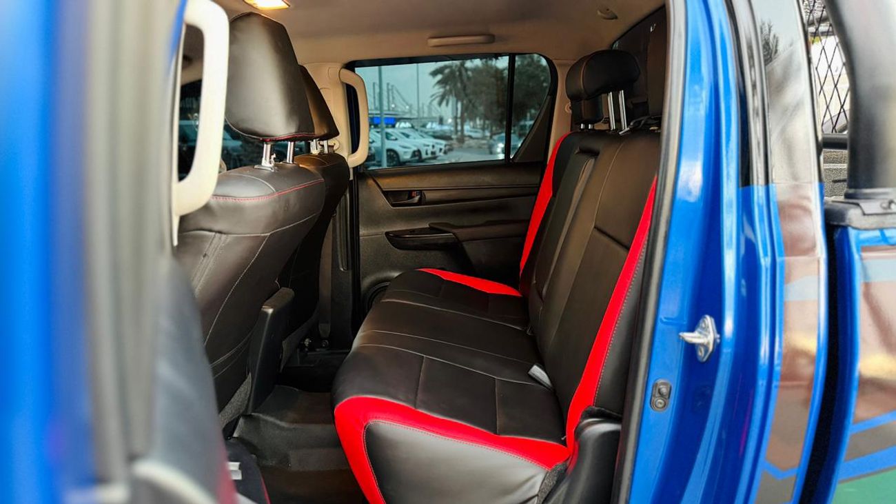 Toyota Hilux GR SPORTS BODY KIT INSTALLED | DOUBLE CABIN | MANUAL TRANSMISSION | 2.8L DIESEL | POWER SEATS | SPOR