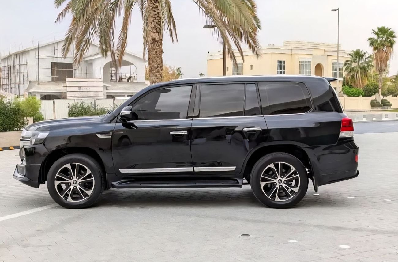 تويوتا لاند كروزر VXR LHD 4.5L 1VD-FTV V8 Diesel Engine Automatic Gear 4WD 7 Seats 5 Doors