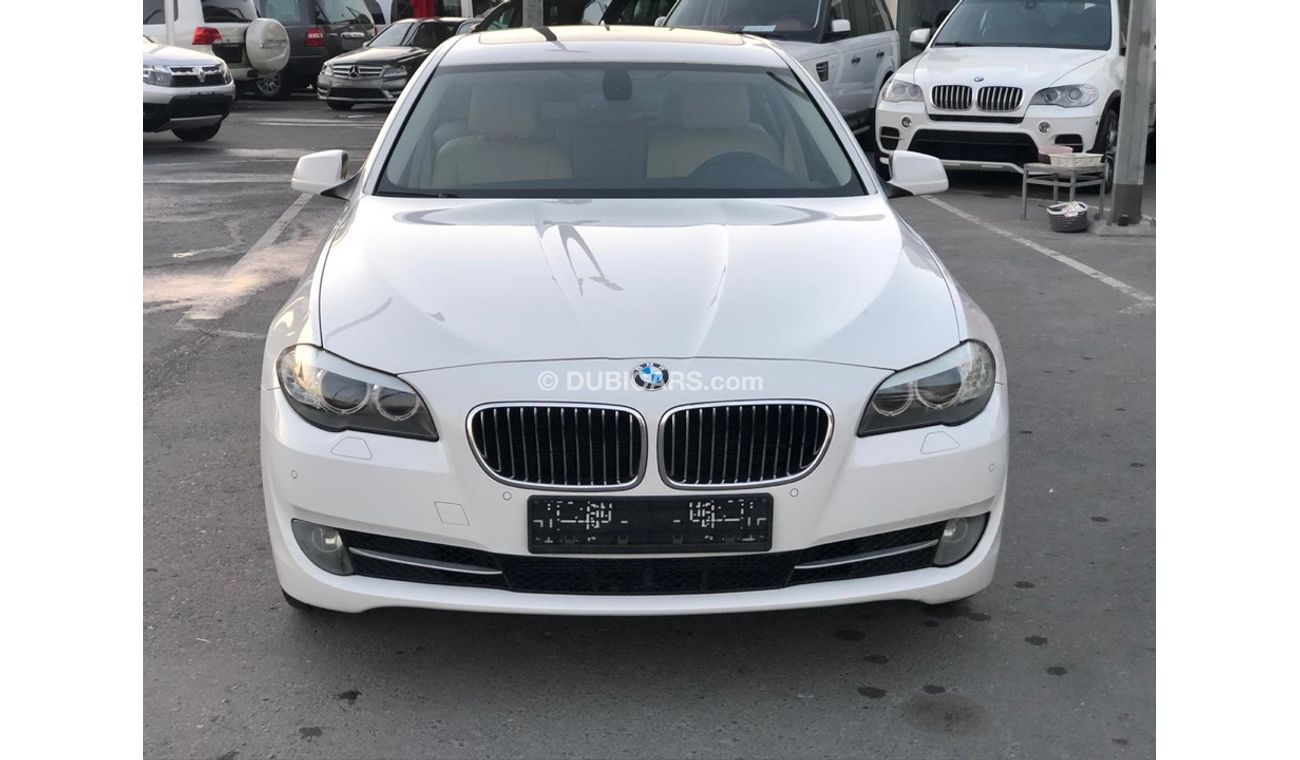 بي أم دبليو 528i موديل 2012 خليجي فل مواصفات كراسي جلد ومثبت سرعه وتحكم كهربي كامل ونظام صوت ممتاز وكاميرا خلفيه ومدخ