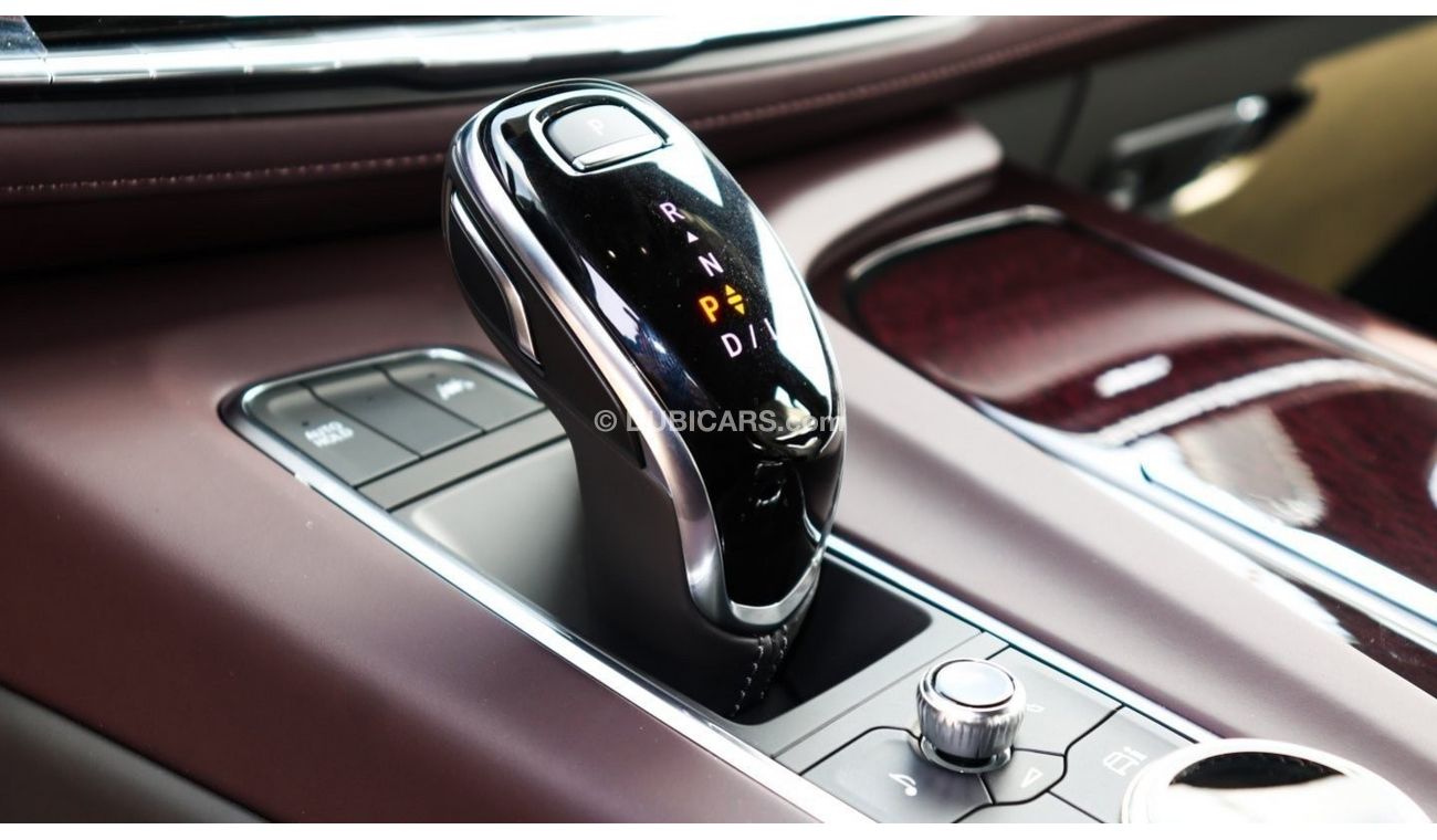 Cadillac Escalade 600 Black Badge Sport Platinum GCC