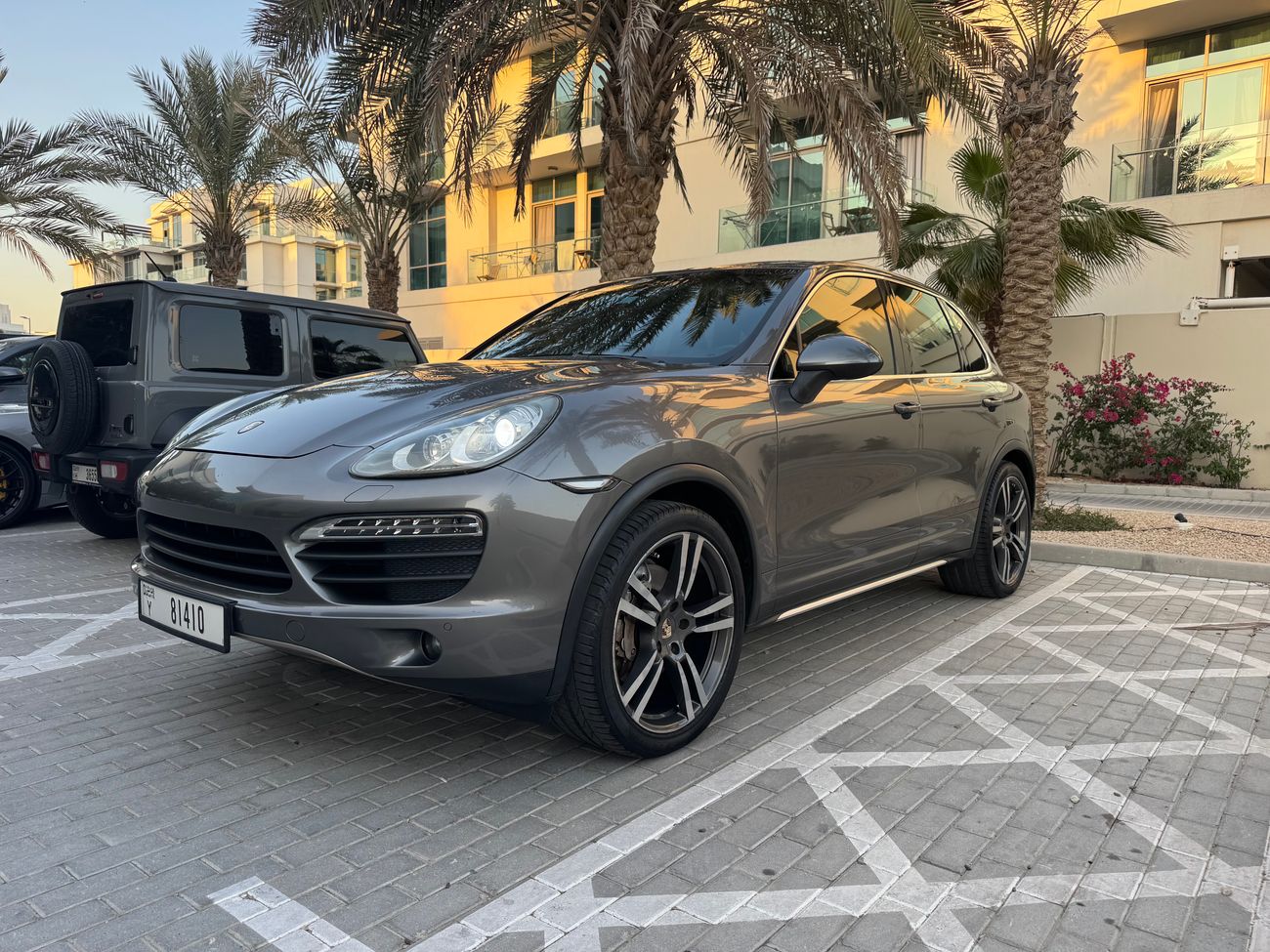 Porsche Cayenne S V8 Platinum edition (GCC)