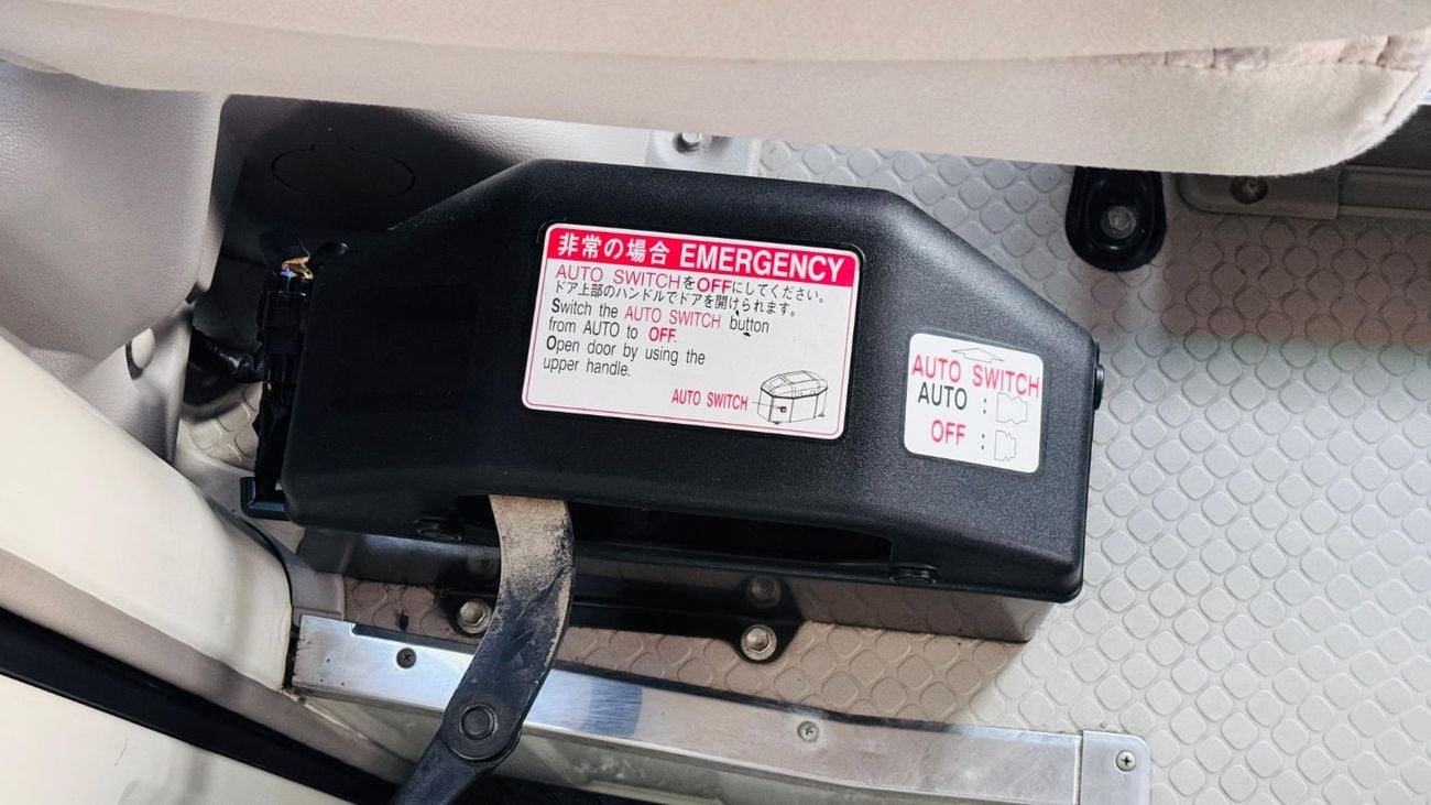 Toyota Coaster 26 SEATERS BUS | RHD | AUTOMATIC TRANSMISSION | 2014 | 4.0L DIESEL ENGINE | AIR CONDITIONER | NEAT A