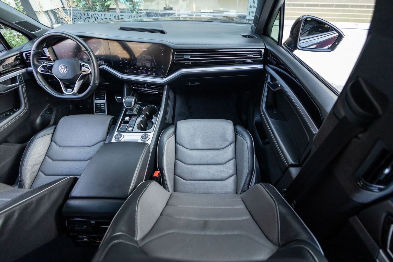Volkswagen Touareg R-LINE BLACK Volkswagen Touareg R-Line 2023 GCC | Agency Warranty | Service Contract