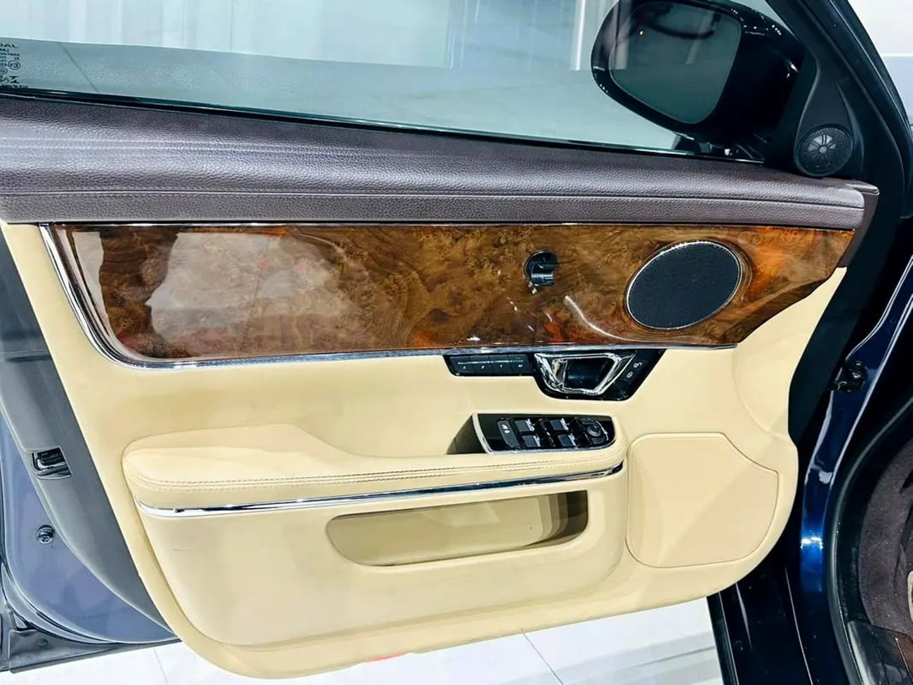 جاكوار XJ XJL GCC SPECS FULL OPTION RECENTLY SERVICE DONE FROM AGENCY 49K