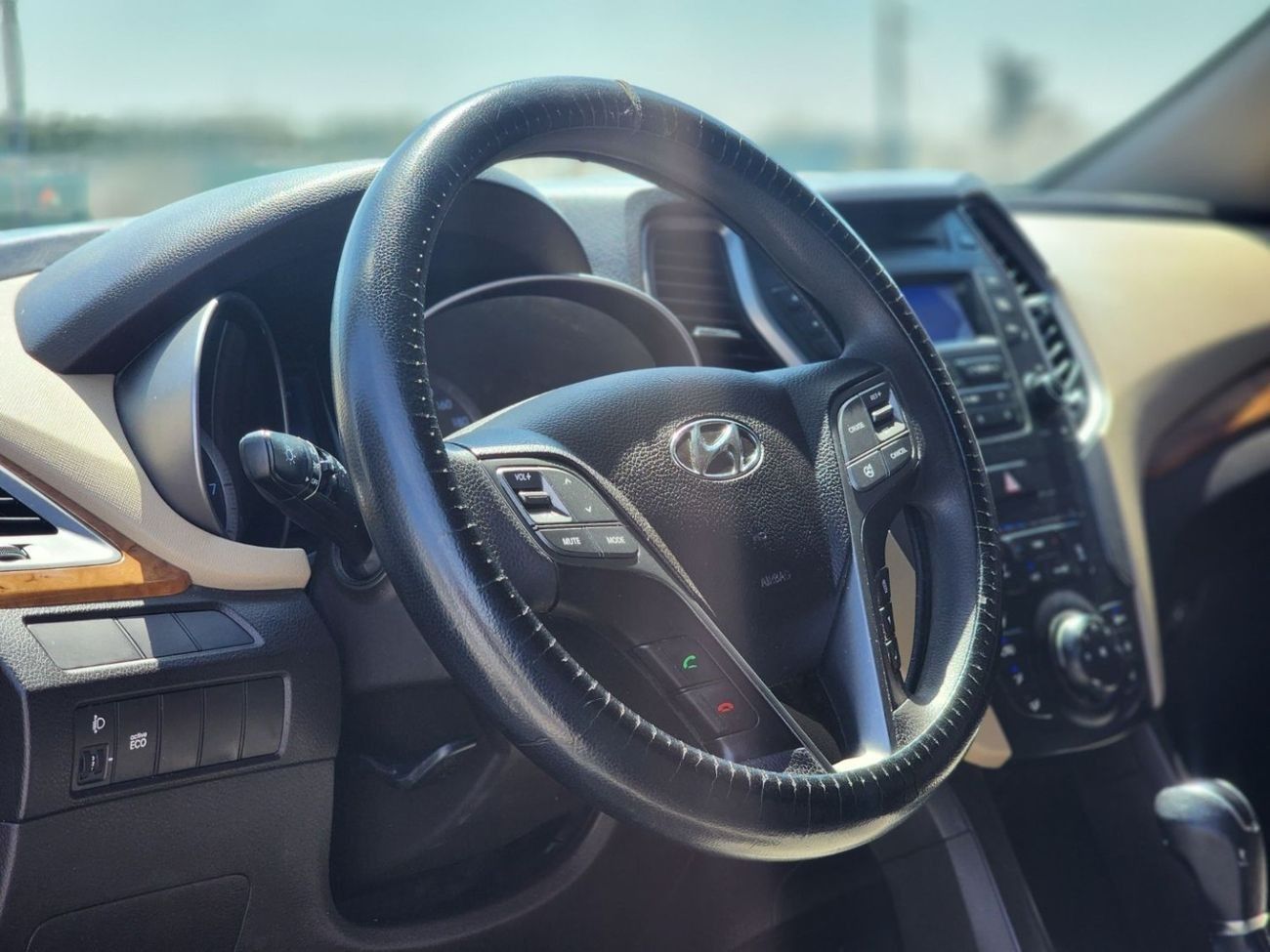 هيونداي سانتا في V6 GCC