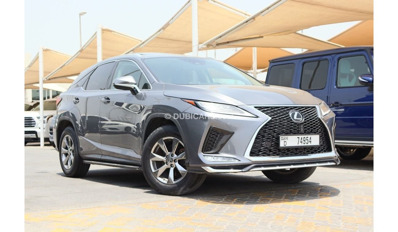 Lexus RX 300 Lexus RX300 Platinum / 2019 / 4 Cylinder