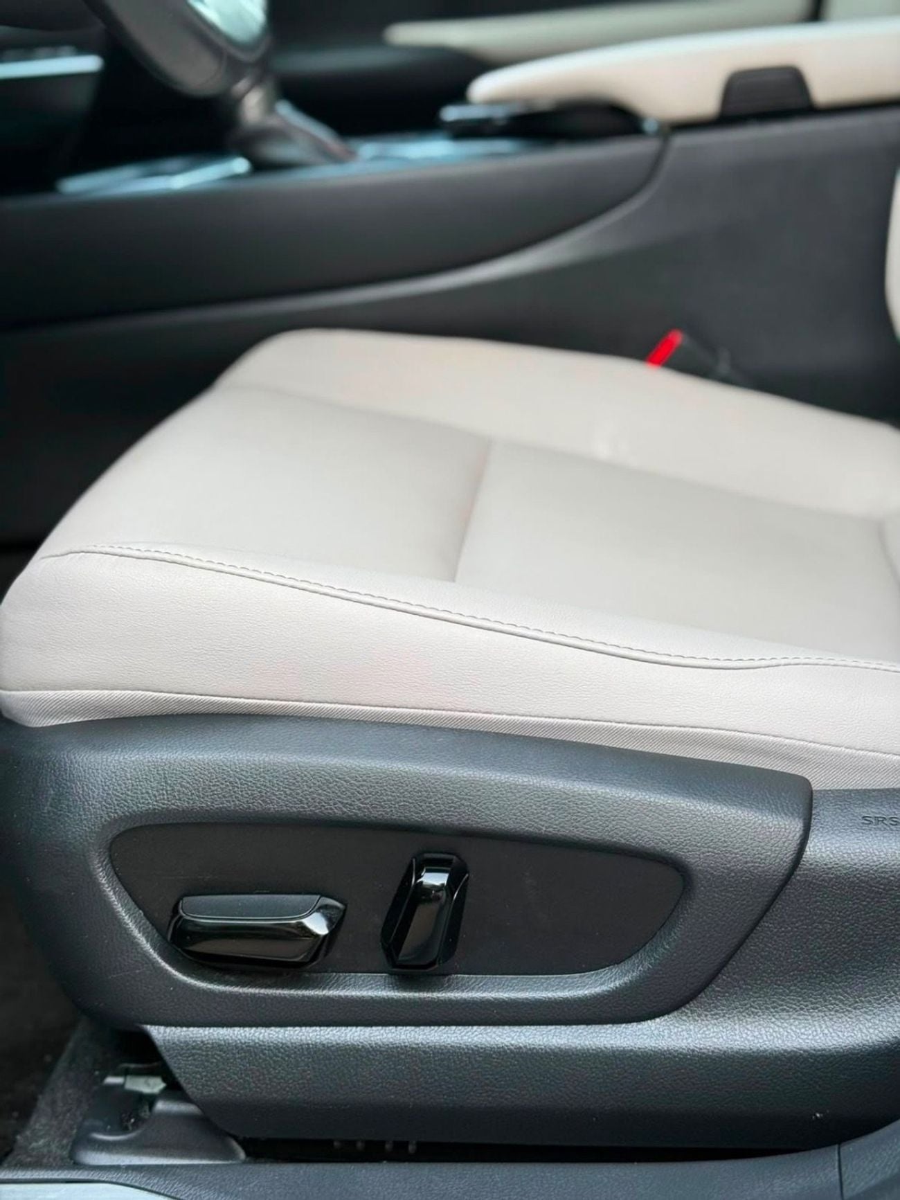 Lexus UX250h STD (NON GCC)