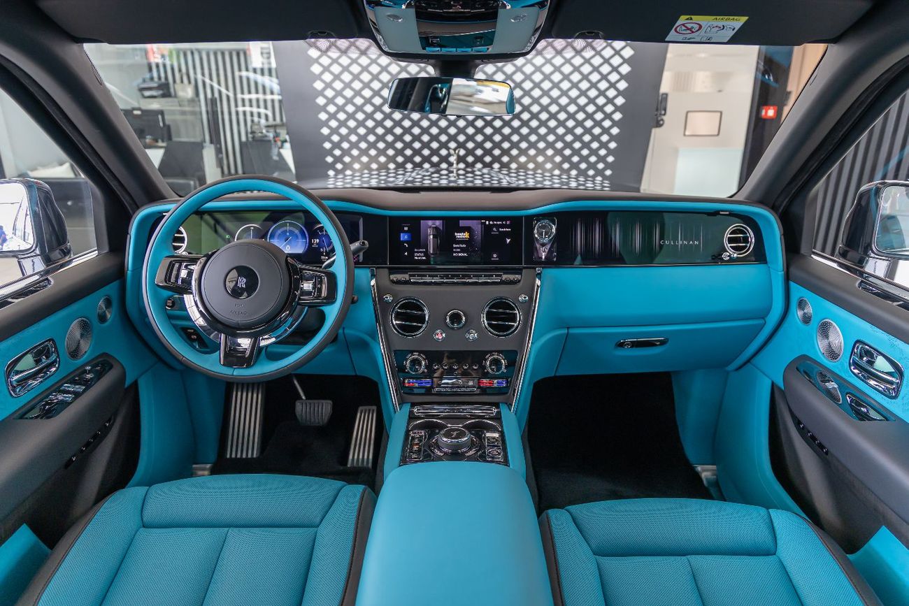 Rolls-Royce Cullinan ROLLS-ROYCE CULLINAN | SILVER BADGE | FULL OPTIONS | BESPOKE SOUND SYSTEM | EUROPEAN SPECS | 2026