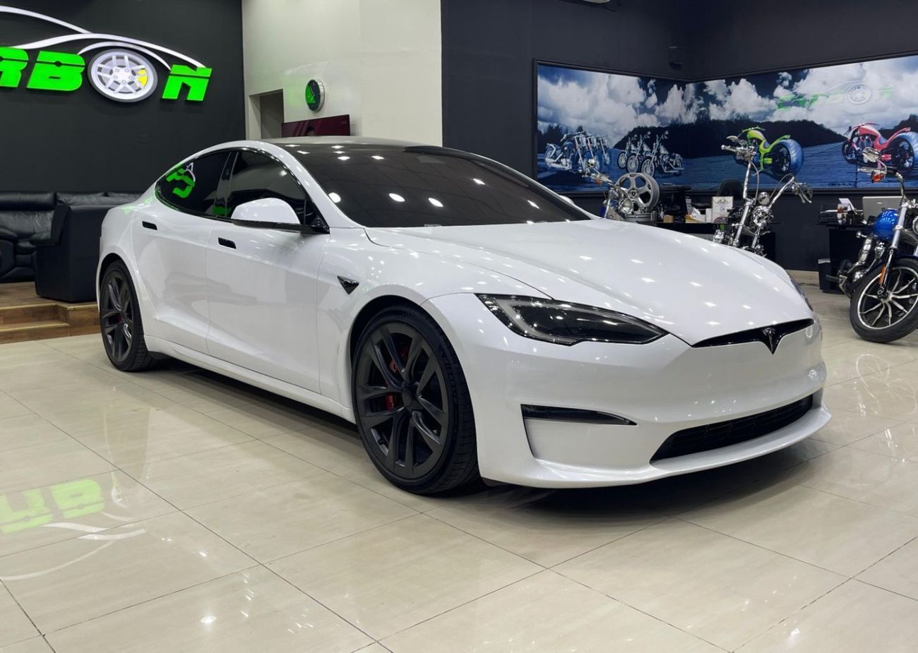 Tesla Model S Plaid (AWD)
