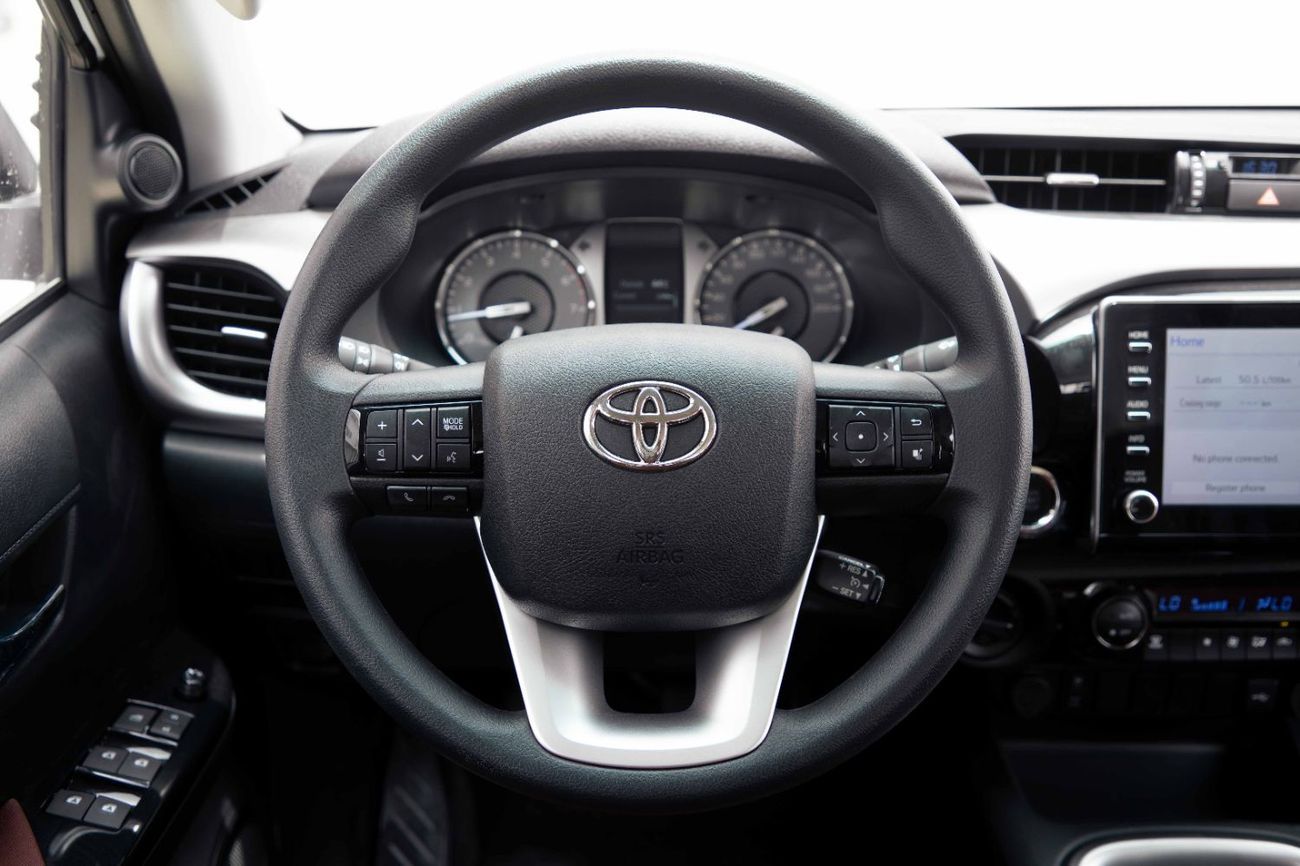 تويوتا هيلوكس Double Cab 2.7L - Manual - Super White Inside Maroon | Export Only