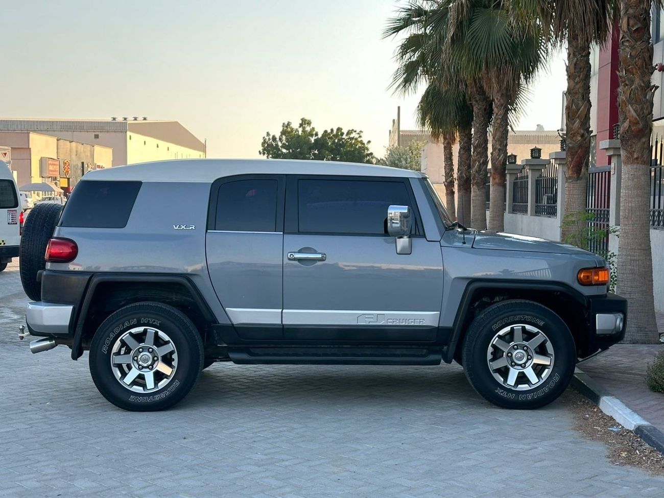 تويوتا إف جي كروزر VXR