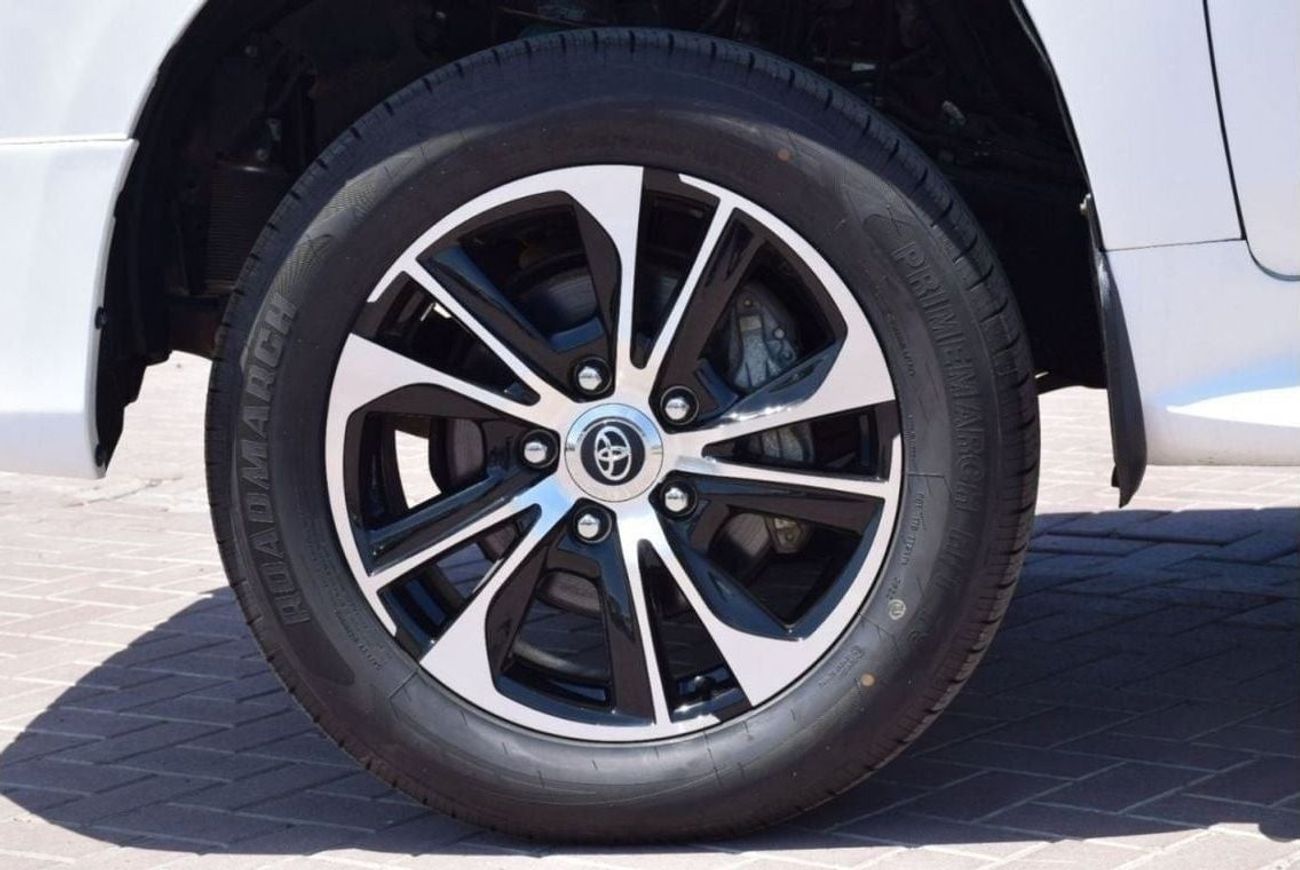 Toyota Land Cruiser V8 Diesel 4.5L (Right Hand)