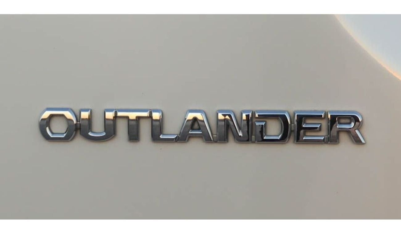 Mitsubishi Outlander GLS 2.4L Mitsubishi Outlander 2021 GCC 2.4L accident-free original paint in excellent condition 1281