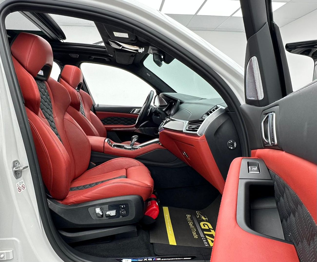 بي أم دبليو X5 M 2022 BMW X5M Competition, Dec/2026 BMW Warranty + Service Contract, BMW Full Service History, GCC