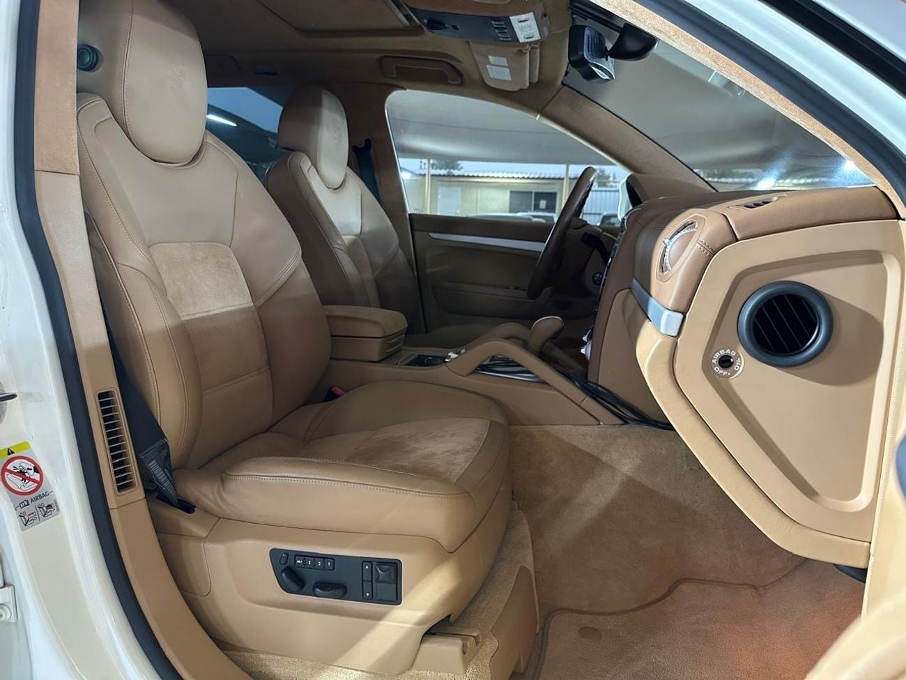 Porsche Cayenne PORSCHE CAYENNE GTS 2008 | SUNROOF | TWO KEYS | VERY LOW MILEAGE!