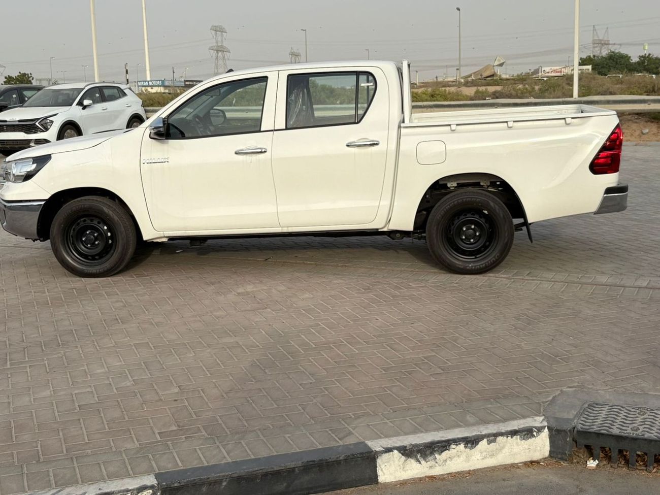 Toyota Hilux 2.0L petrol